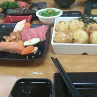 เมนูของร้าน อรทัย ซูชิวังหลัง ตรงข้าม ตลาดพรานนก