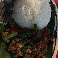 เมนูของร้าน ไผ่ Betong ผัดไทยใบตอง&หอยทอด (นางงาม)