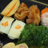 เมนูของร้าน อรทัย ซูชิวังหลัง ตรงข้าม ตลาดพรานนก