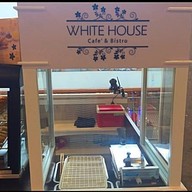 White House Cafe'& Bistro เซ็นทรัลพลาซ่าชลบุรี