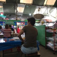 บรรยากาศ ร้านตุ๊ก อาหารตามสั่ง สวนรถไฟ