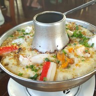 เมนูของร้าน ริมผา ลาภิน