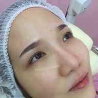 สักคิ้ว Poohny ปราสาท