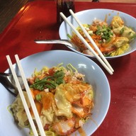 บะหมี่ เกี๊ยว หมูแดง จันทน์18/7