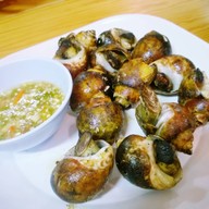 เมนูของร้าน ผ่องพรรณกุ้งเผา ตลาดกลางอยุธยา