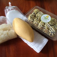 เมนูของร้าน ข้าวเหนียวมะม่วง รินรดา