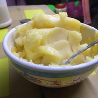 ขนมโตเกียวหน้าหอ M Residence ศาลายา