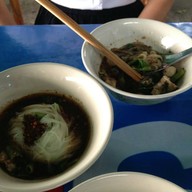 เมนูของร้าน ลุงเอื้อนก๋วยเตี๋ยวเรือ