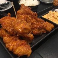 เมนูของร้าน Bonchon Korean Fried Chicken (บอนชอนไก่ทอดเกาหลี) พรอมานาด