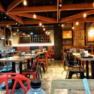 บรรยากาศ School Food สยามเซ็นเตอร์