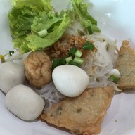 เมนูของร้าน เป๋าเป่า เตี๋ยวลูกชิ้นเสวย