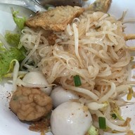 เมนูของร้าน เป๋าเป่า เตี๋ยวลูกชิ้นเสวย