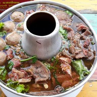 เมนูของร้าน เนื้อตุ๋นรสเยี่ยม