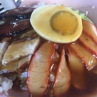 หมูกรอบหน้าม.บูรพา