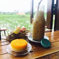 เมนูของร้าน กะเพราหมูยอบ้านไร่ สันกลาง