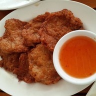 เมนูของร้าน ครัวแปดริ้ว