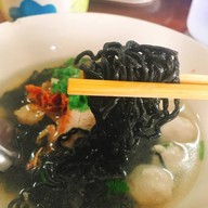 ก๋วยเตี๋ยวสุขศาลาท่าม่วง