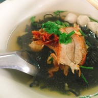 ก๋วยเตี๋ยวสุขศาลาท่าม่วง