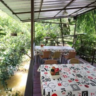 บรรยากาศ ร้านมั้งกี้ เครป คาร์เฟ่