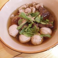 เมนูของร้าน ก๋วยเตี๋ยวไข่ต้มยำ