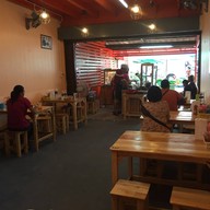 บรรยากาศ ก๋วยเตี๋ยวไข่ต้มยำ