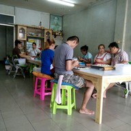 กะหรี่พัฟจิ๋ว มีสาขาเดียว