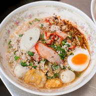 เมนูของร้าน ตี๋เย็นตาโฟรสเด็ด ประตูผี