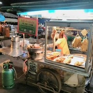 หน้าร้าน โกบู๊ข้าวมันไก่