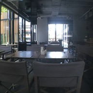 บรรยากาศ The Wave Cafe