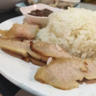 เมนูของร้าน ก๋วยจั๊บญวณข้าวเปียกปอนด์ อ่าวอุดม