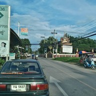 บรรยากาศ ลูกชิ้นลุงเลื่อน สูตรเด็ด สี่เเยกวัดมงคลเศรษฐี
