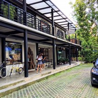 หน้าร้าน Cafe' What If