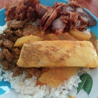 ข้าวแกงยายถิ้ง