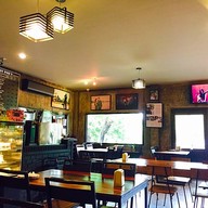 บรรยากาศ Pilot Por's Gallery Coffee & Resterant