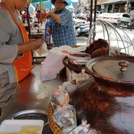 ข้าวเเช่ เพชรบุรี ตลาดฉัตรไชย