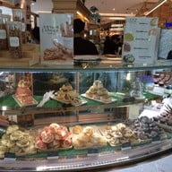 หน้าร้าน Cookie Choux Emquartier