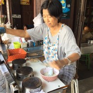 ร้านทองม้วนตลาดนาเกลือ