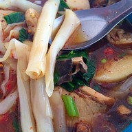 ก๋วยจั๊บชักธง