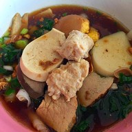 ก๋วยจั๊บชักธง