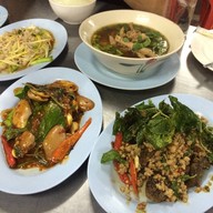 เมนูของร้าน สมยศ ข้าวต้มรอบดึก (Som Yot Khaotom Rop Duek)โชคชัย 4 ซอย 72  โชคชัย 4