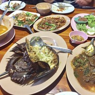 ร้านอาหารน้าขำ