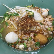 เมนูของร้าน ลูกชิ้นปลาลือชา