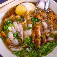 เมนูของร้าน เจ๊เล็กข้าวหมูทอด
