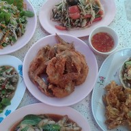 อ้อ อาหารอีสาน อ้อ อาหารอีสาน หน้าโรงเรียนโพธา