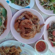 อ้อ อาหารอีสาน อ้อ อาหารอีสาน หน้าโรงเรียนโพธา