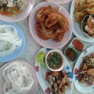 เมนูของร้าน อ้อ อาหารอีสาน อ้อ อาหารอีสาน หน้าโรงเรียนโพธา