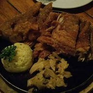 เมนูของร้าน The View Village Restaurant & Karaoke แม่เหียะ