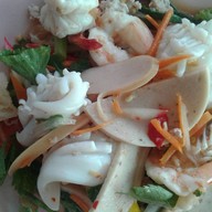 อ้อ อาหารอีสาน อ้อ อาหารอีสาน หน้าโรงเรียนโพธา