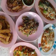 อ้อ อาหารอีสาน อ้อ อาหารอีสาน หน้าโรงเรียนโพธา