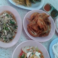 เมนูของร้าน อ้อ อาหารอีสาน อ้อ อาหารอีสาน หน้าโรงเรียนโพธา